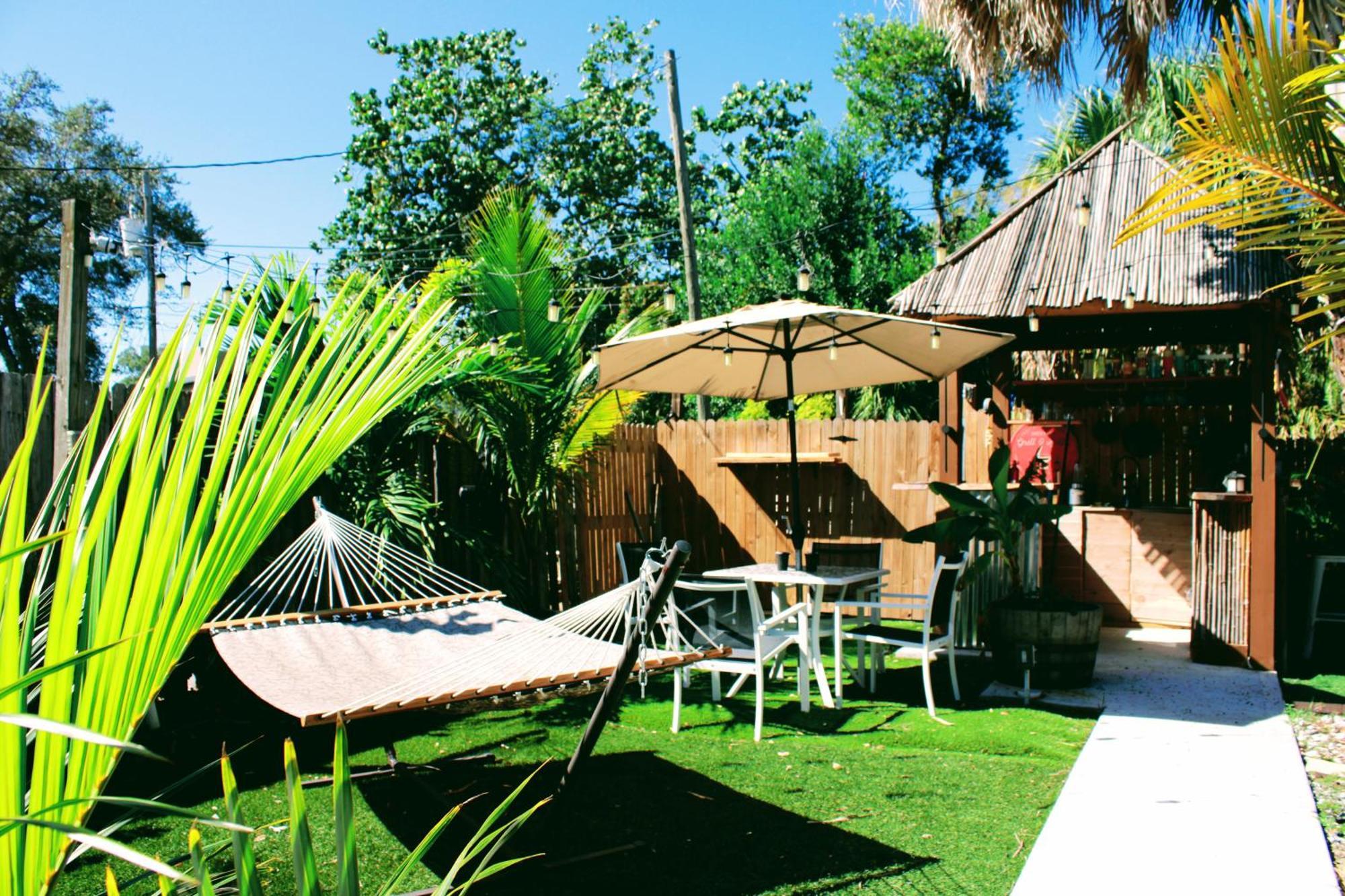 World Solo Travel'S Welcomed At St Pete Home เซนต์ปีเตอร์สเบิร์ก ภายนอก รูปภาพ