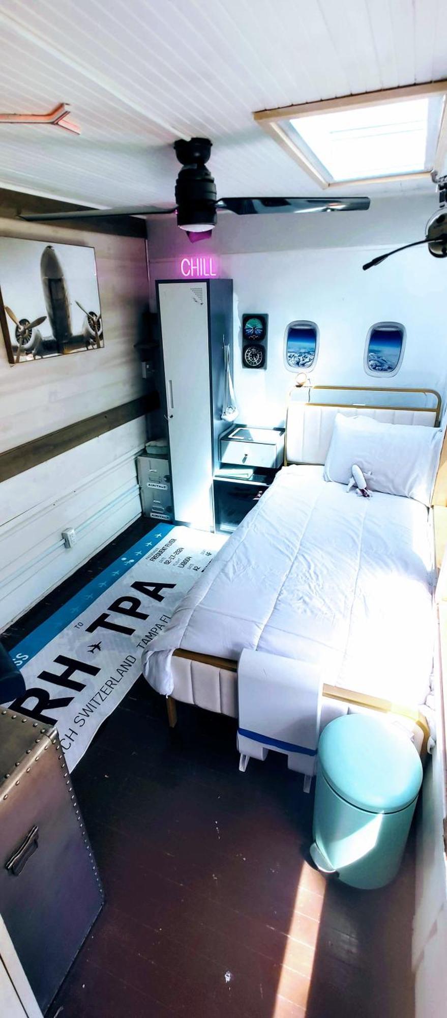 World Solo Travel'S Welcomed At St Pete Home เซนต์ปีเตอร์สเบิร์ก ภายนอก รูปภาพ