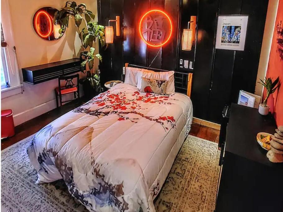 World Solo Travel'S Welcomed At St Pete Home เซนต์ปีเตอร์สเบิร์ก ภายนอก รูปภาพ