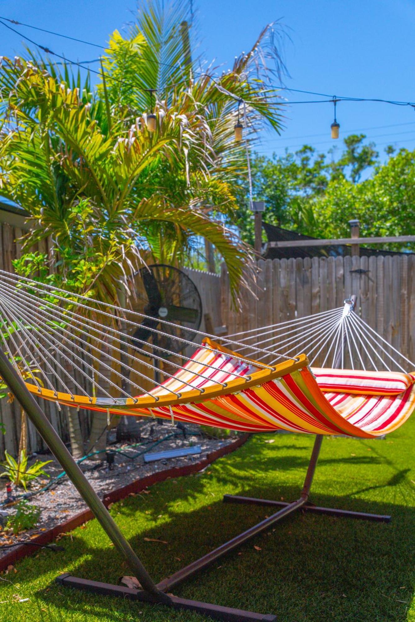 World Solo Travel'S Welcomed At St Pete Home เซนต์ปีเตอร์สเบิร์ก ภายนอก รูปภาพ