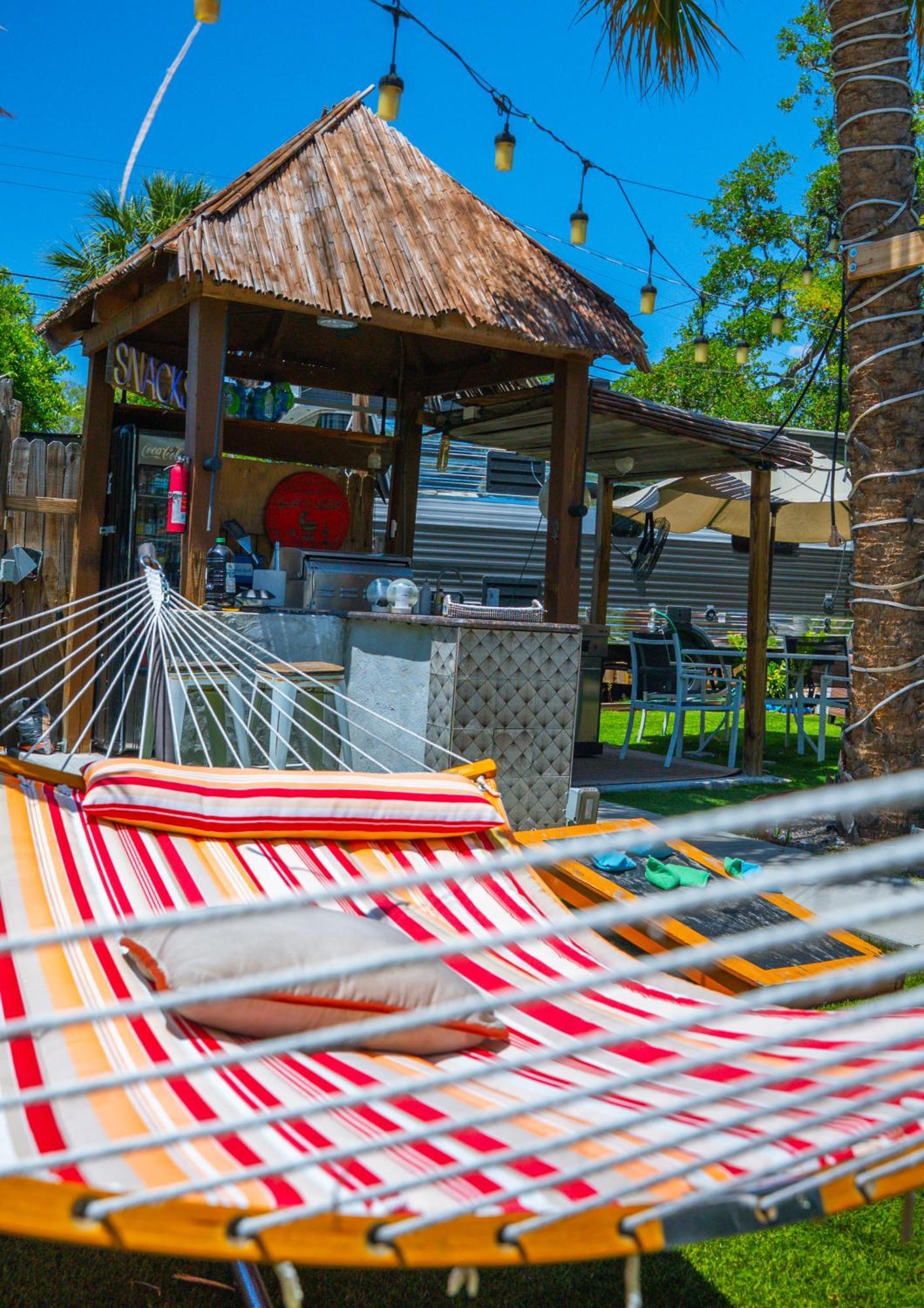 World Solo Travel'S Welcomed At St Pete Home เซนต์ปีเตอร์สเบิร์ก ภายนอก รูปภาพ